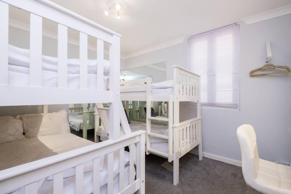 Host & - The Old Coach House On Margaret Street Hébergement de vacances